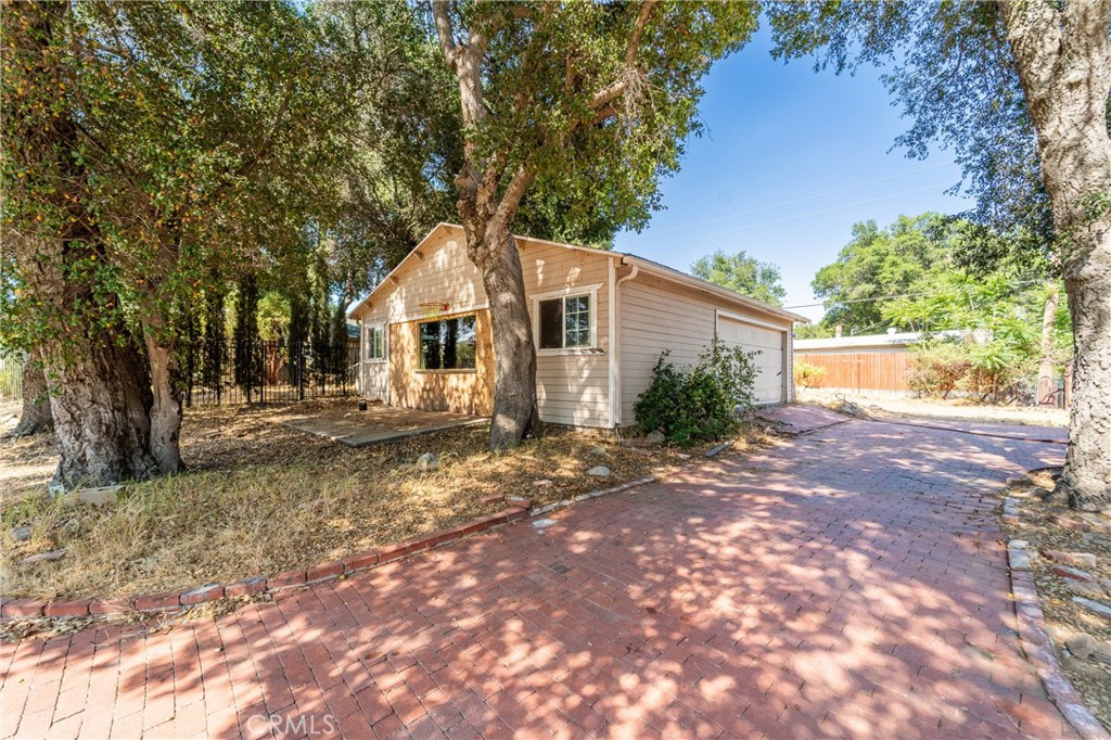 18604 Ellis Drive Property Photo 11
