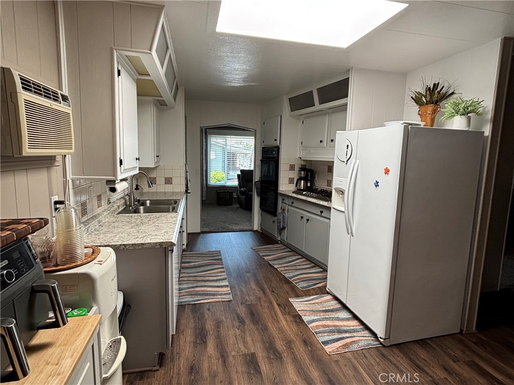 1145 E Barham 100 Property Photo 13