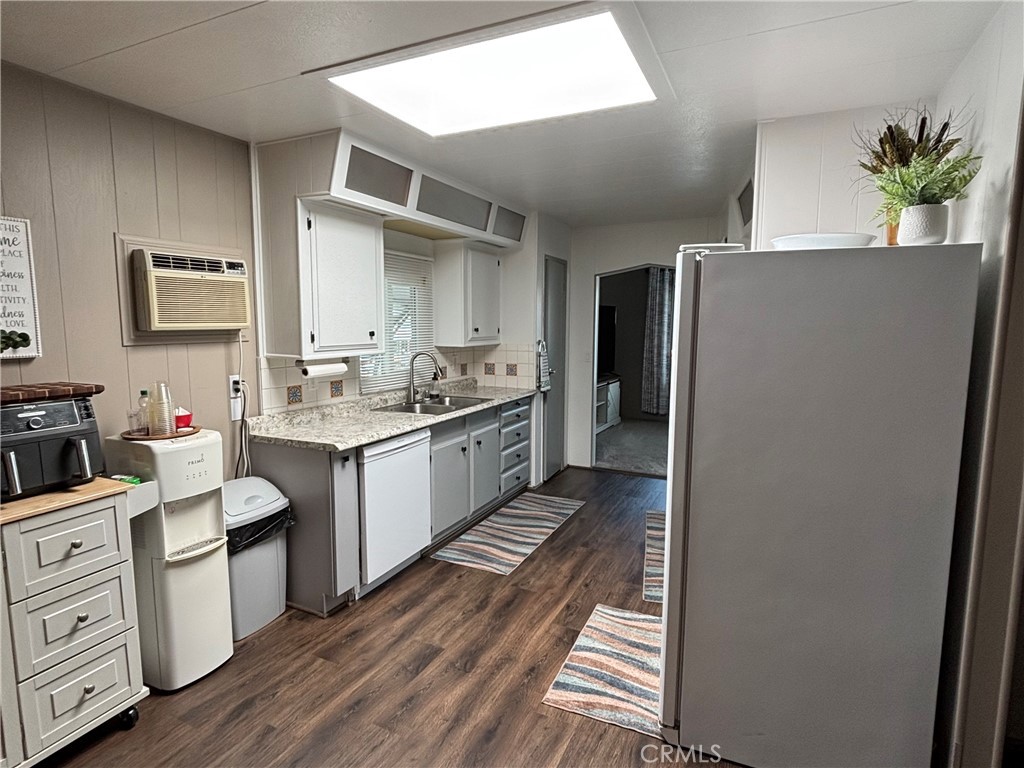 1145 E Barham 100 Property Photo 14