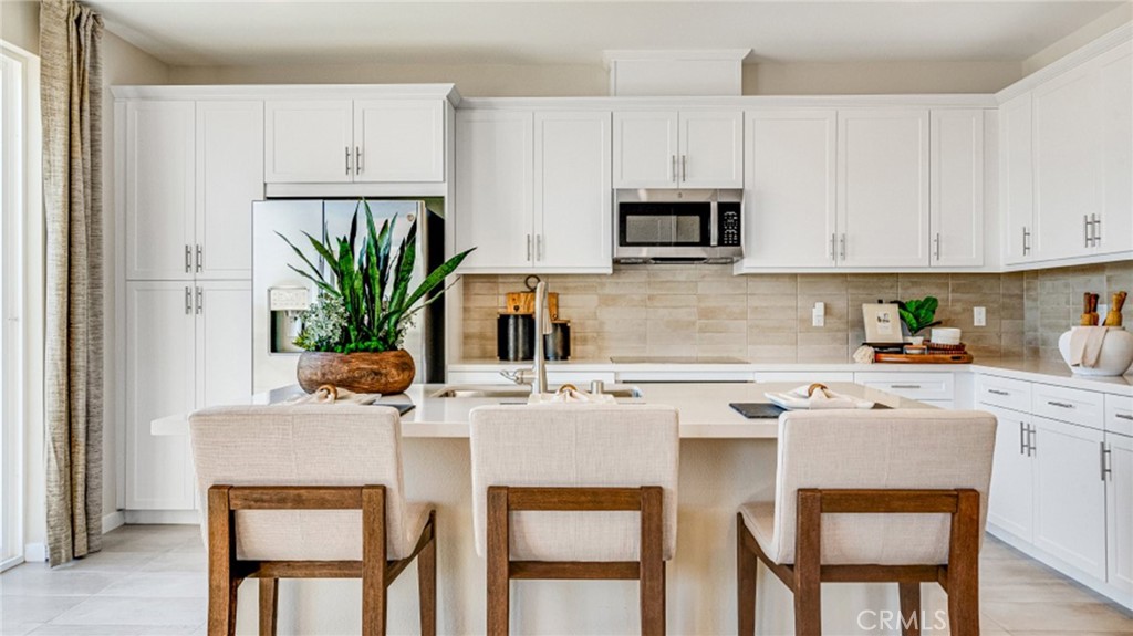 2739 E Amberley Privado Property Photo 1