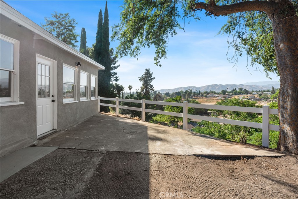 35029 Avenue G Property Photo 6