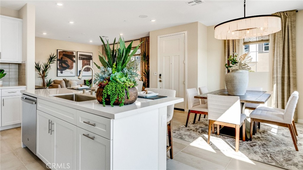 2745 E Amberley Privado Property Photo 3