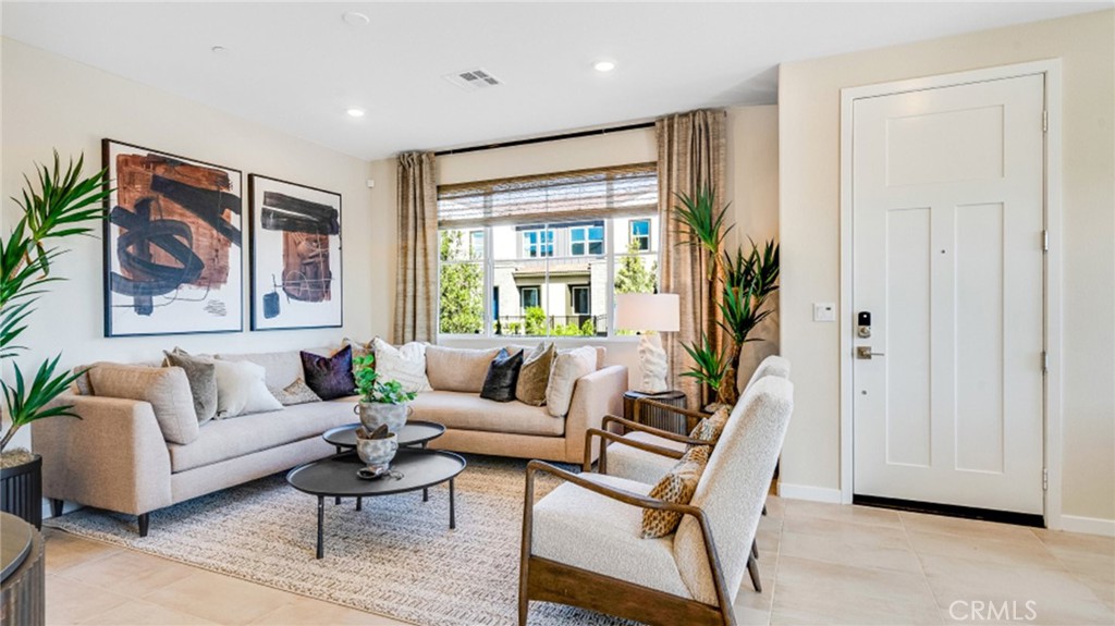 2745 E Amberley Privado Property Photo 4