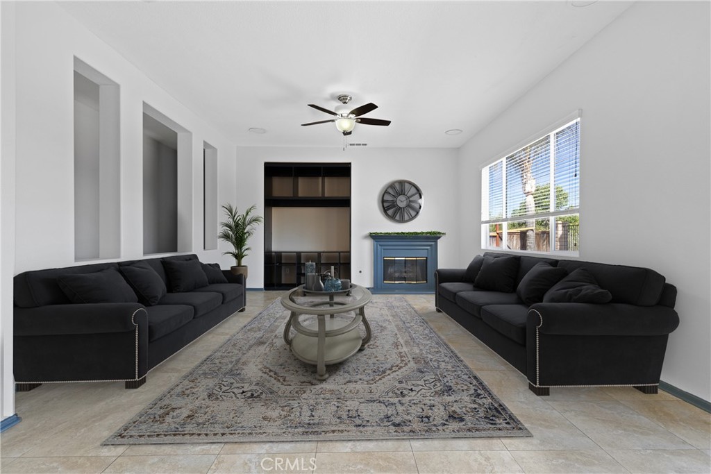 32522 Safflower Street Property Photo 7