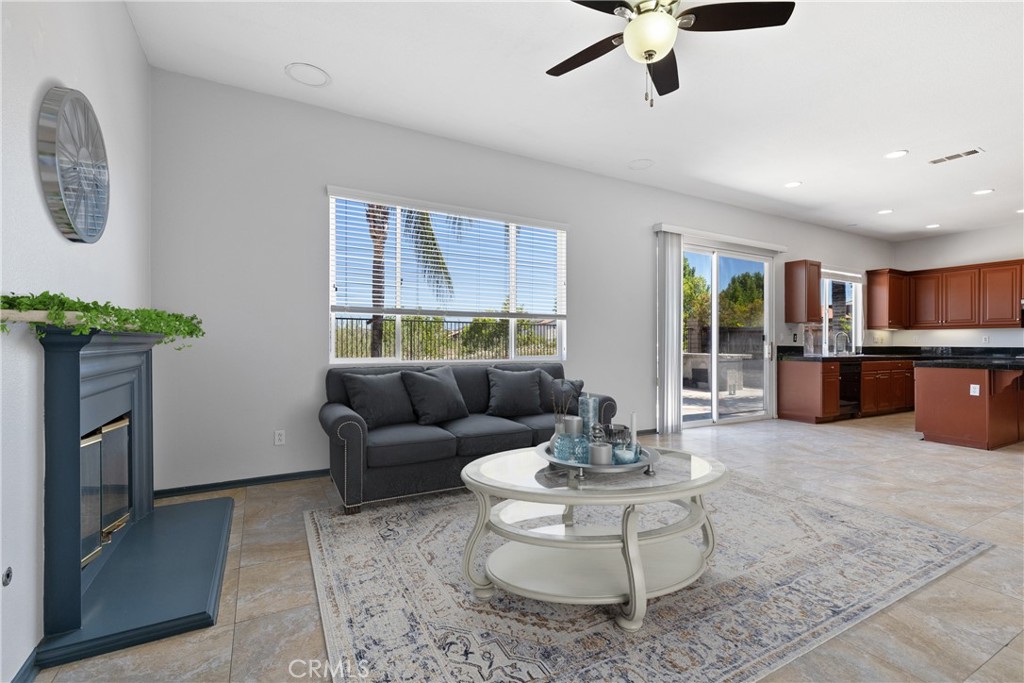 32522 Safflower Street Property Photo 8