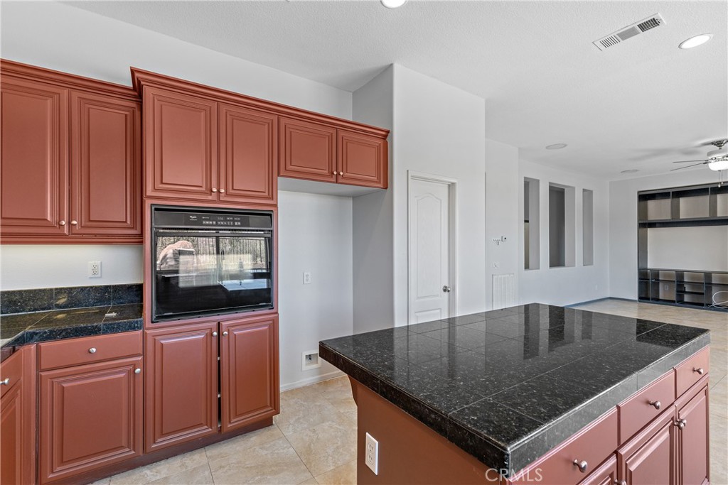 32522 Safflower Street Property Photo 10