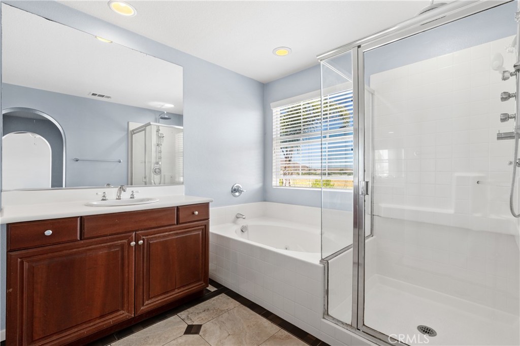 32522 Safflower Street Property Photo 20