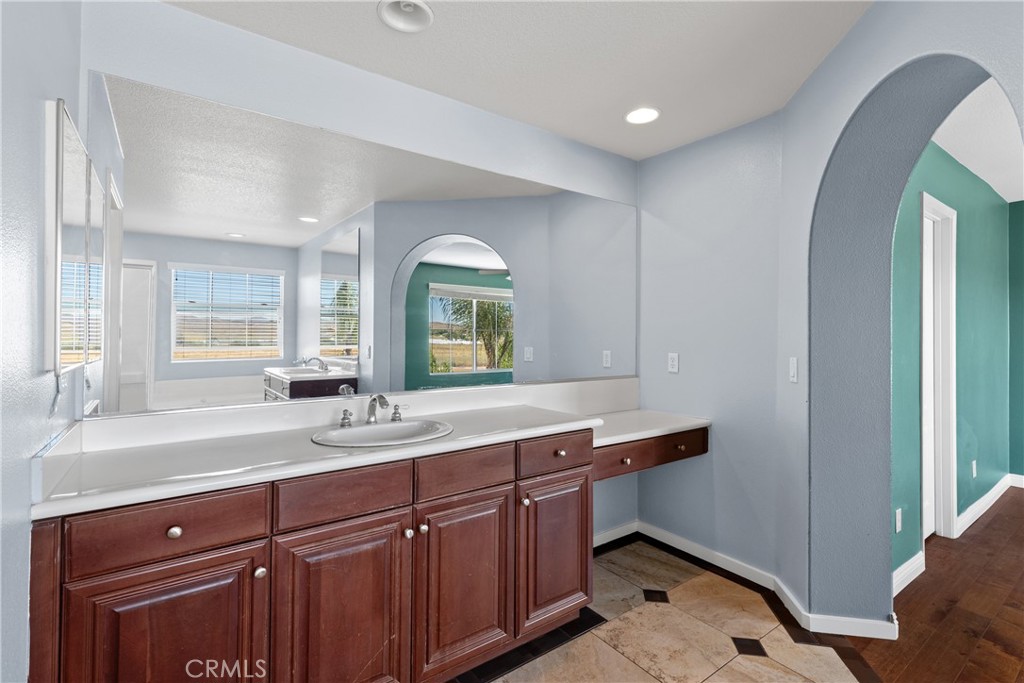 32522 Safflower Street Property Photo 24