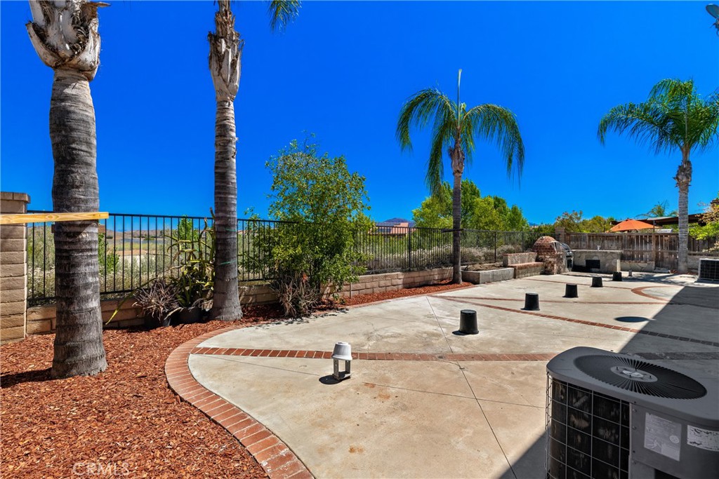 32522 Safflower Street Property Photo 40