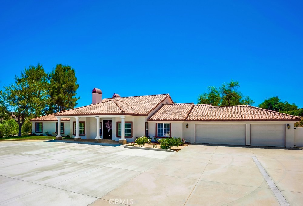 39555 Avenida Bonita Property Photo 1
