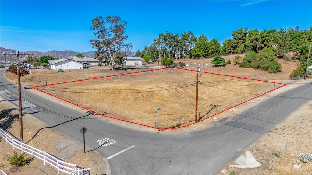 0 Conejo/las Flores Property Photo 2