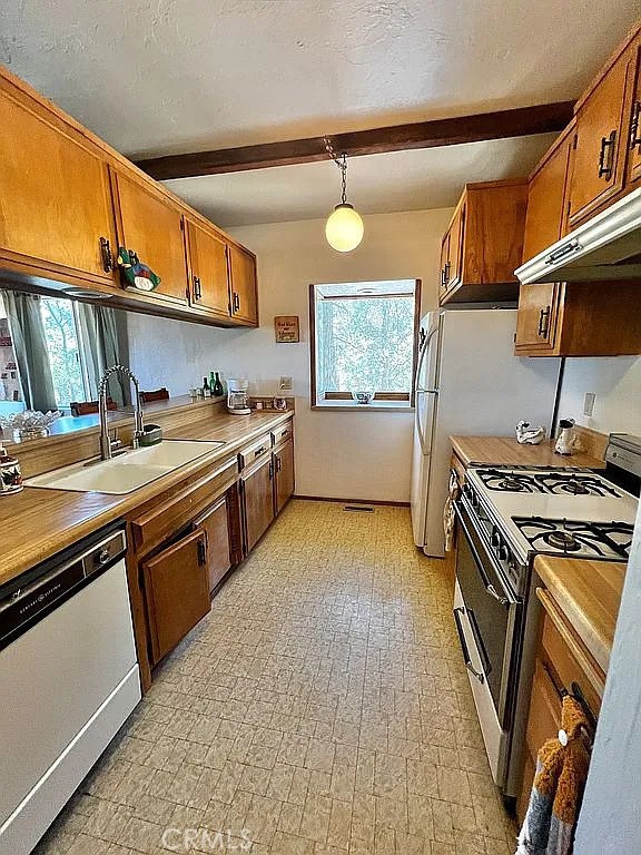 1010 Jungfrau Drive Property Photo 6