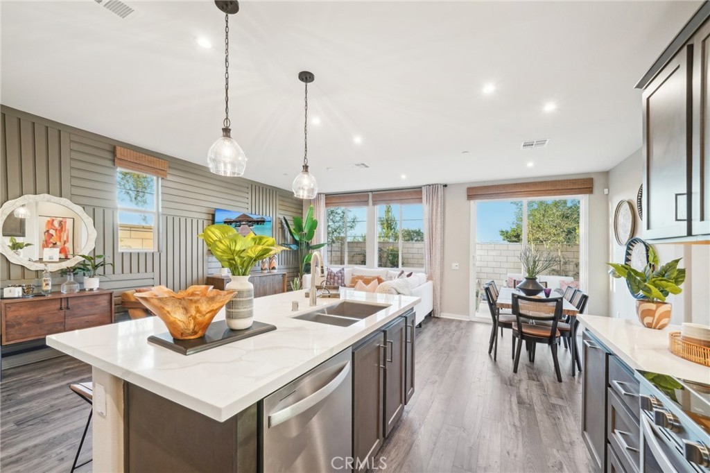 16031 Olivas Lane Property Photo 4