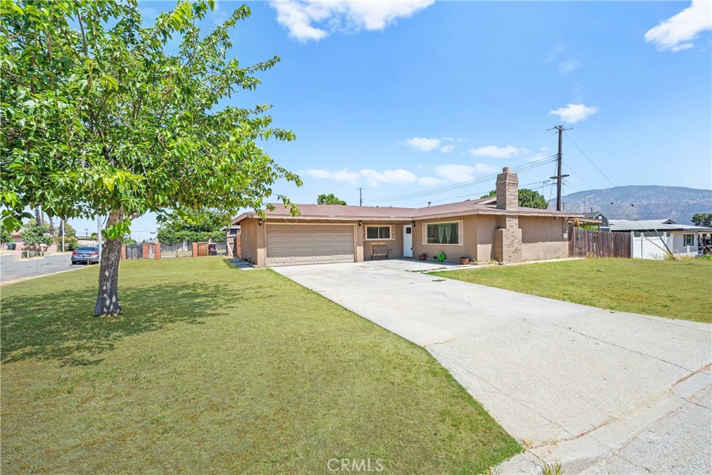 2174 W Monroe Street Property Photo 3