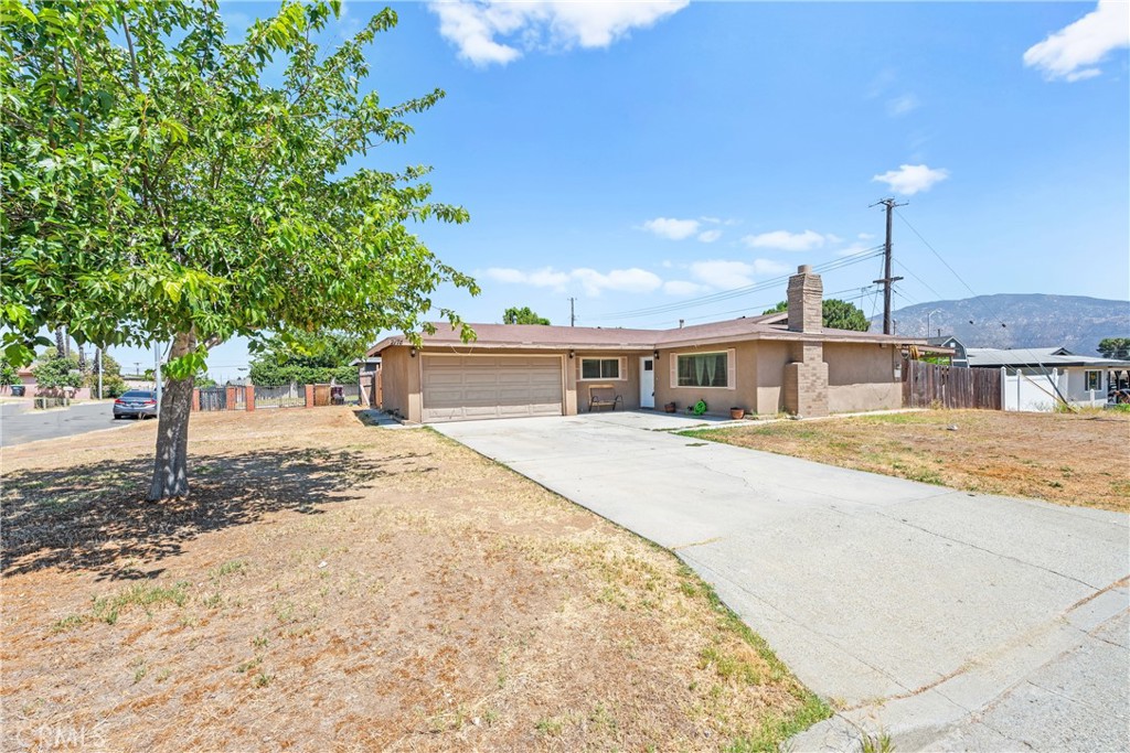 2174 W Monroe Street Property Photo 4