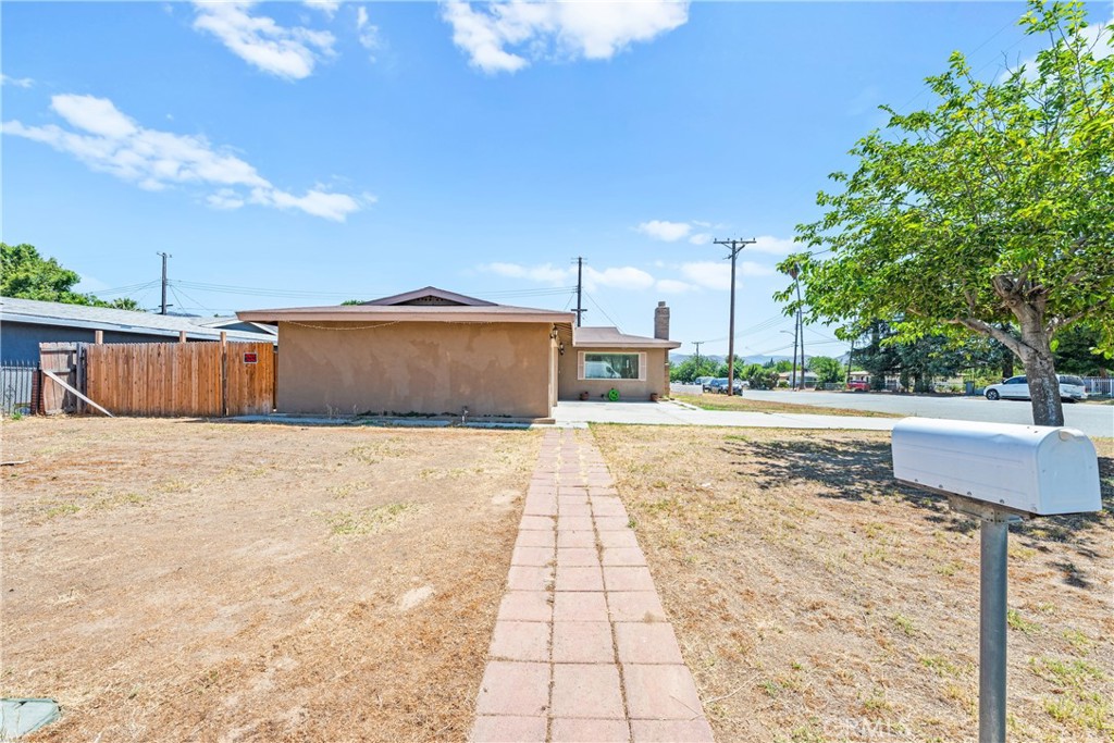 2174 W Monroe Street Property Photo 6
