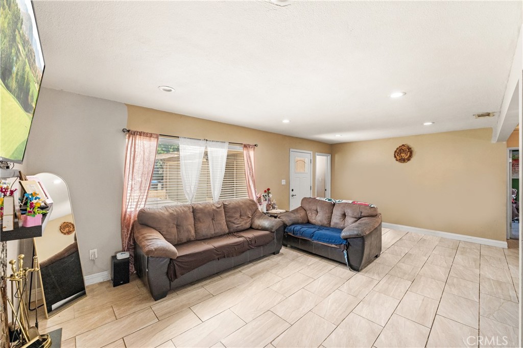 2174 W Monroe Street Property Photo 12