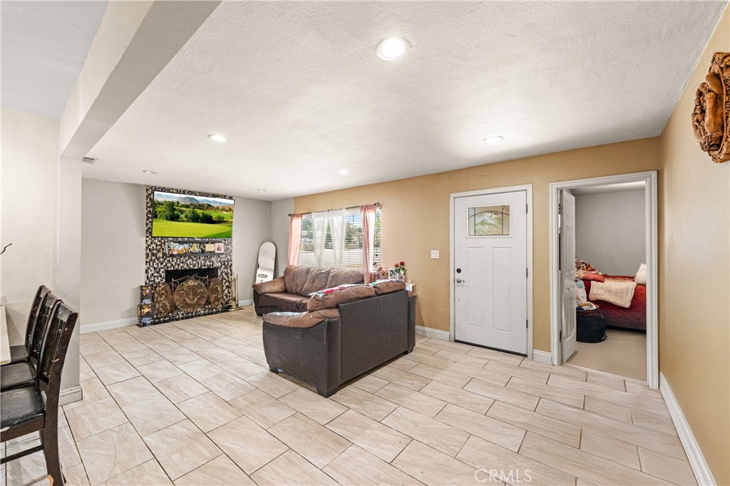 2174 W Monroe Street Property Photo 17