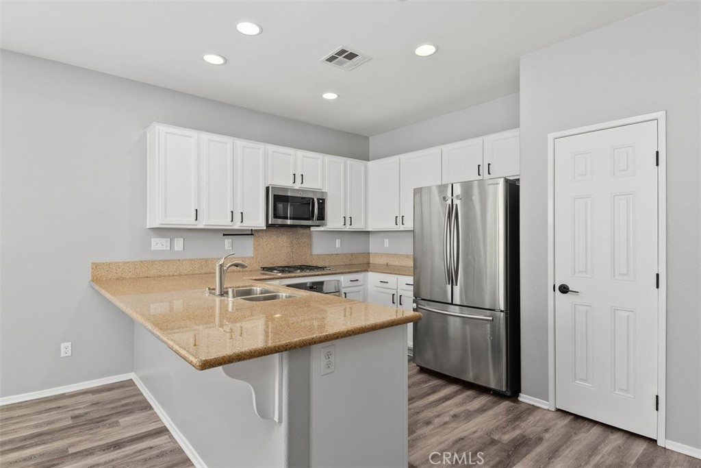 96 Luna Avenue Property Photo 11