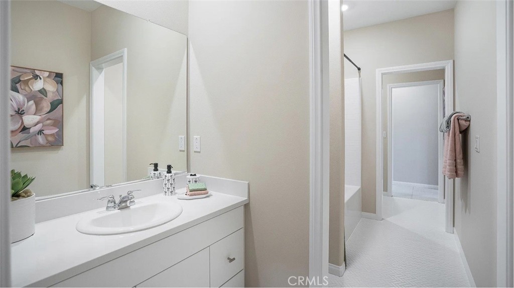 17558 Crabtree Meadows Property Photo 9