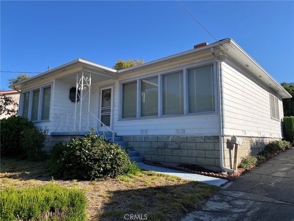 3425 Montrose Avenue Property Photo 1