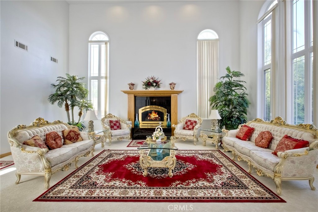 44273 French Circle Property Photo 8