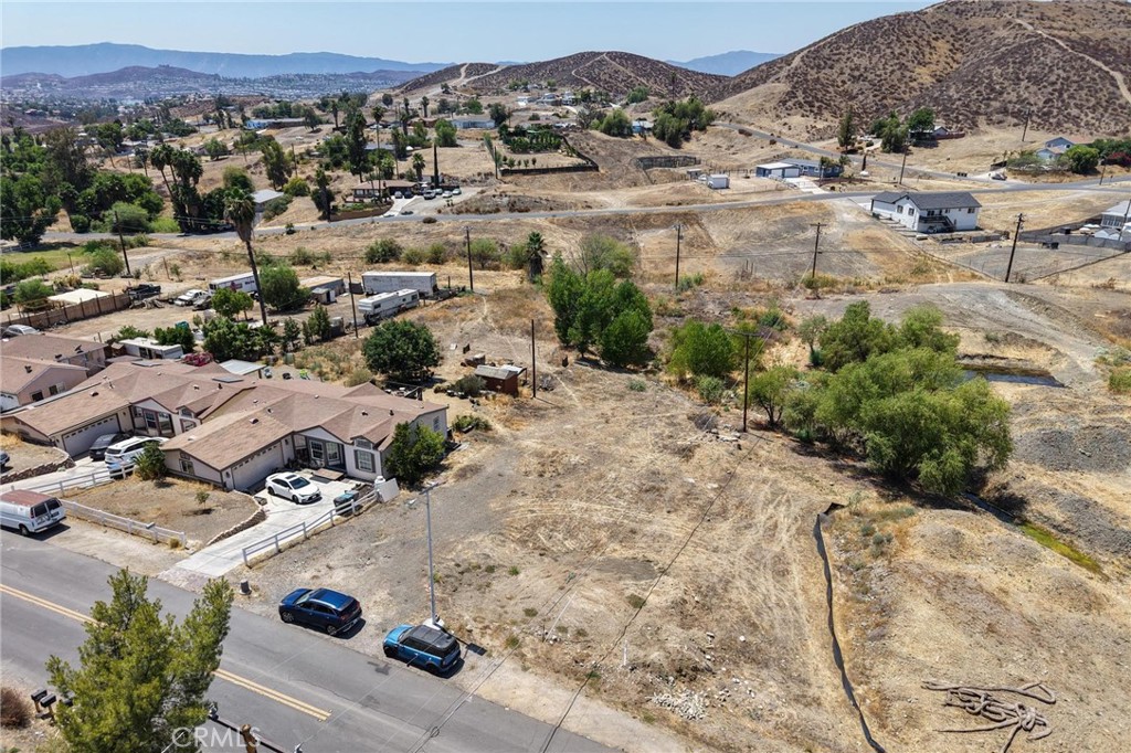 28415 Mountain View Place Property Photo 3