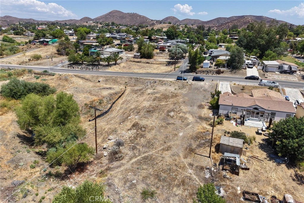 28415 Mountain View Place Property Photo 4