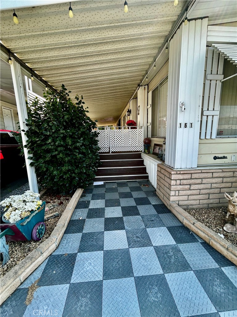 725 W Thornton Ave 161 Property Photo 2