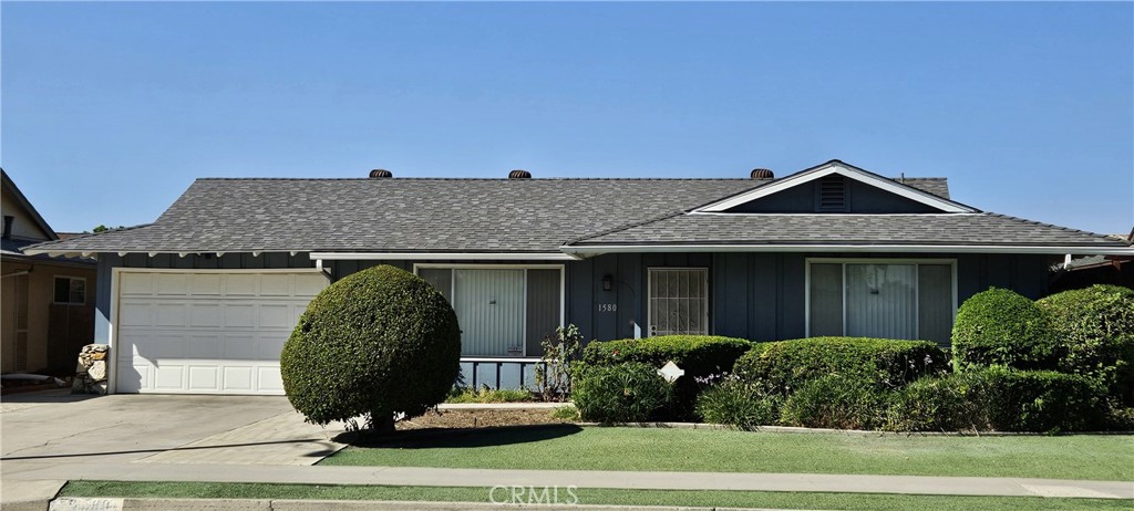 1580 W Whittier Avenue Property Photo 1