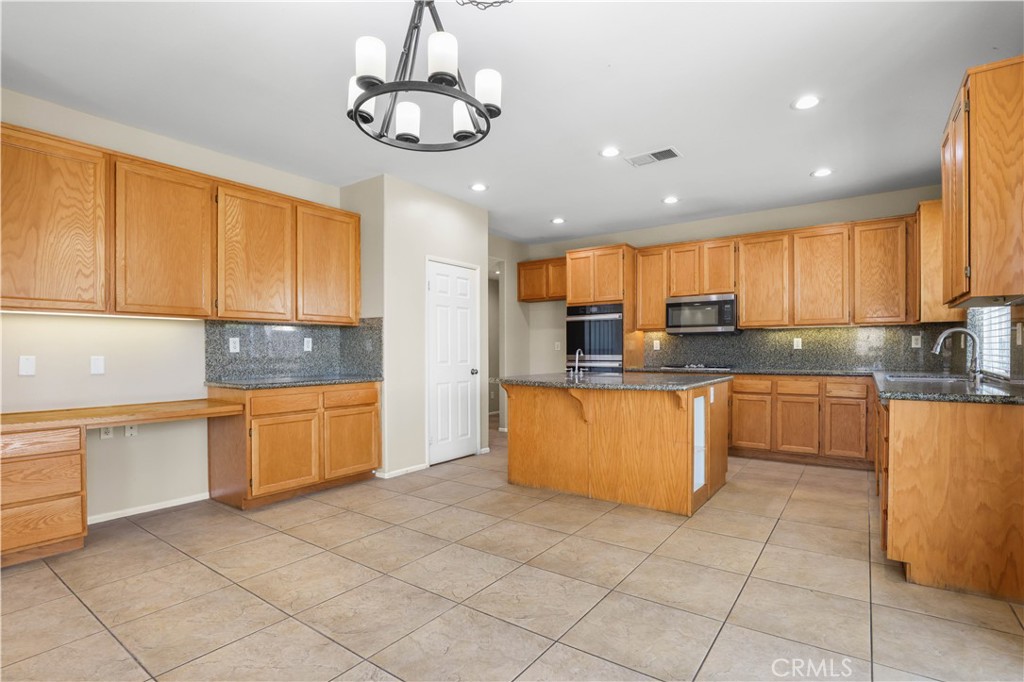 41793 Pioneer Street Property Photo 12