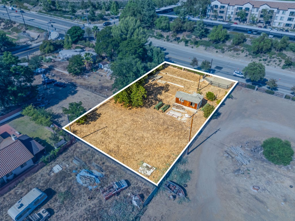 24409 Jefferson Avenue Property Photo 2