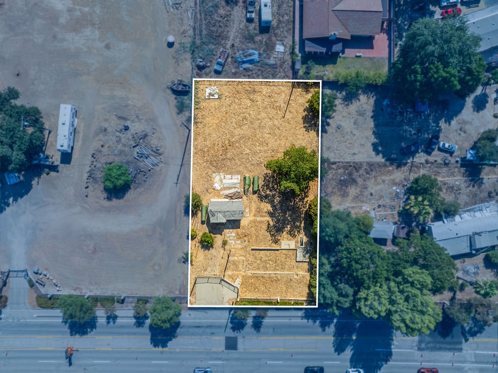 24409 Jefferson Avenue Property Photo 4
