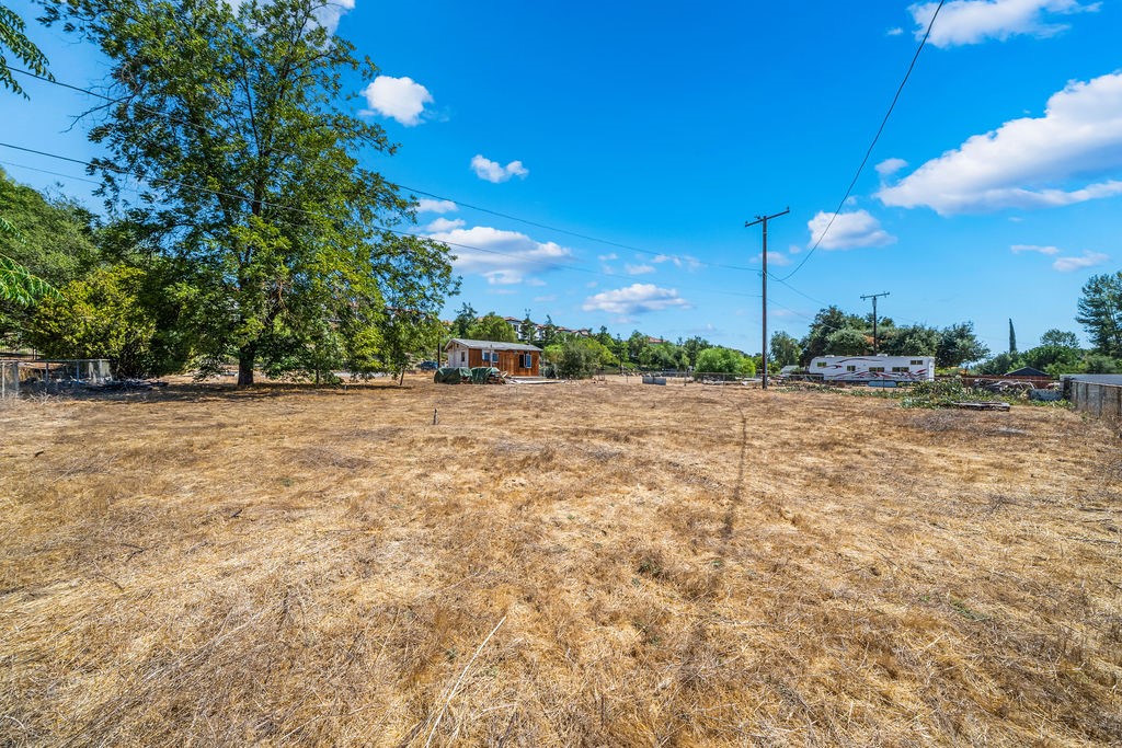 24409 Jefferson Avenue Property Photo 12