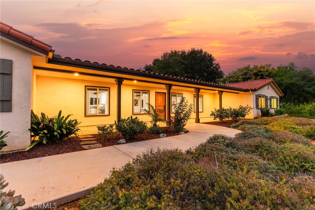 1671 Joshua Tree Lane Property Photo