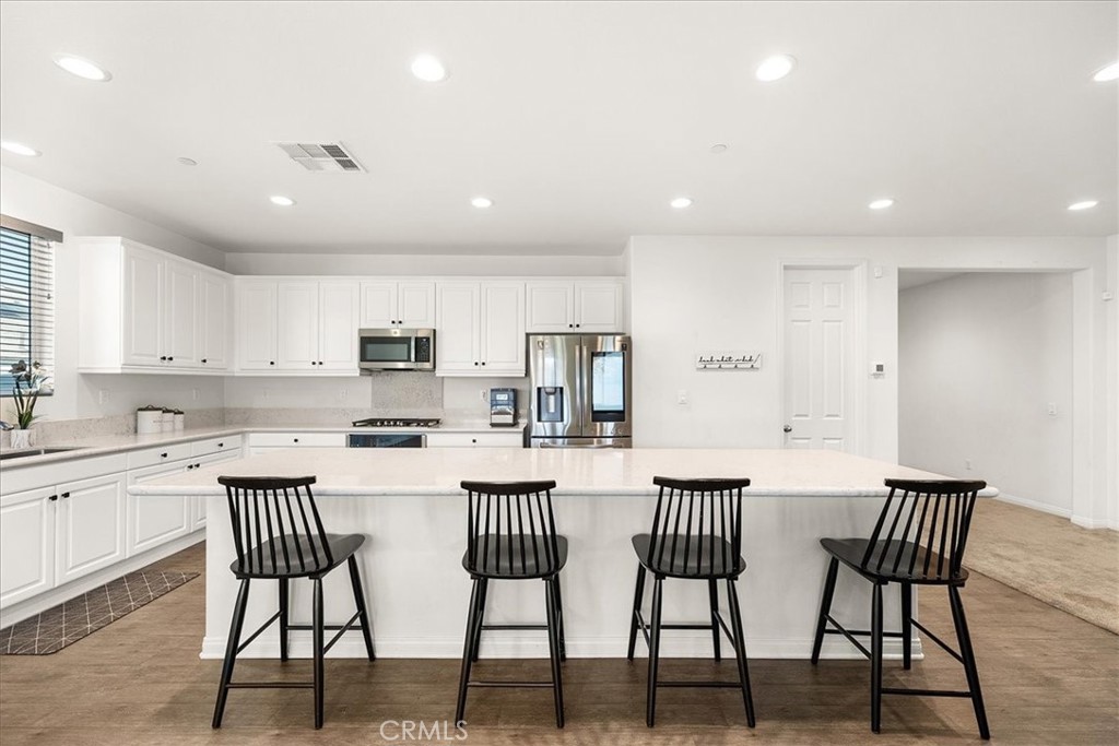 29129 Evans Way Property Photo 5