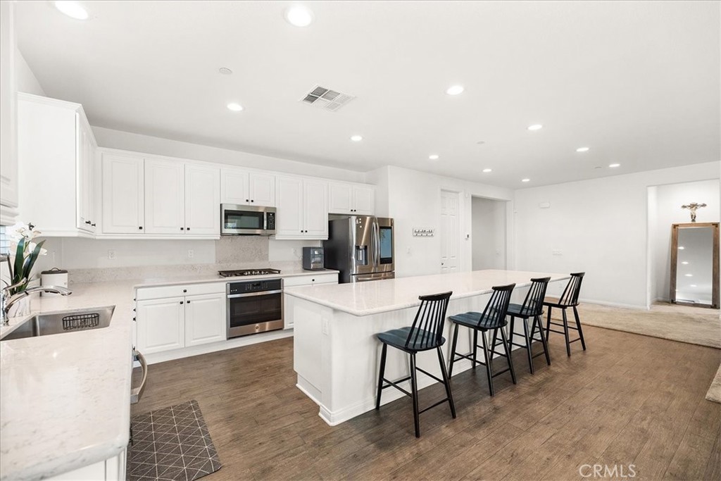 29129 Evans Way Property Photo 6