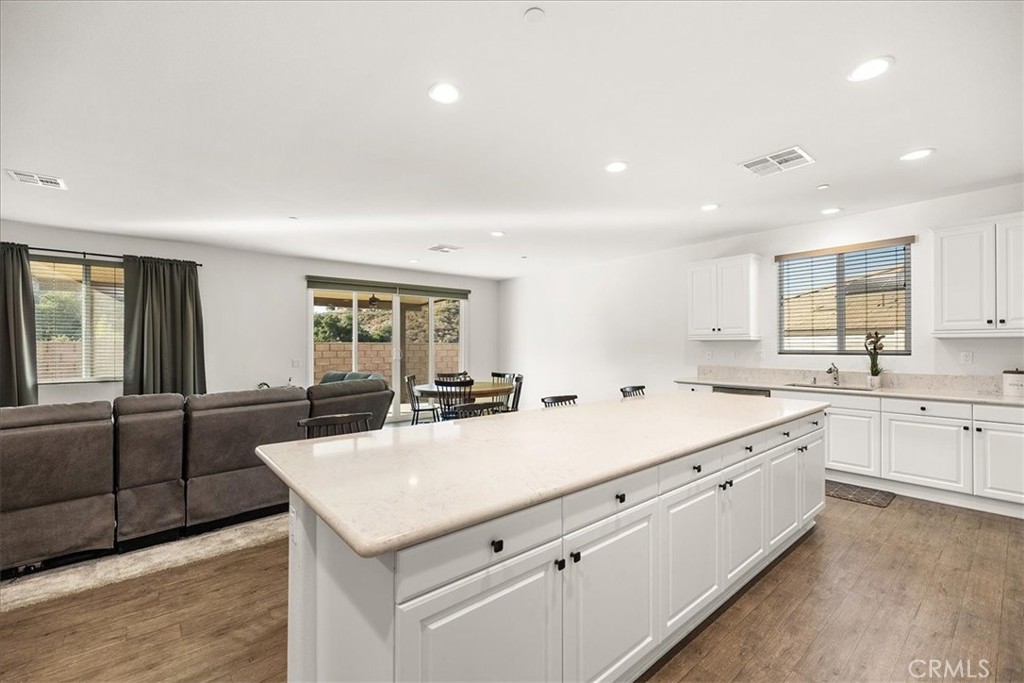 29129 Evans Way Property Photo 8