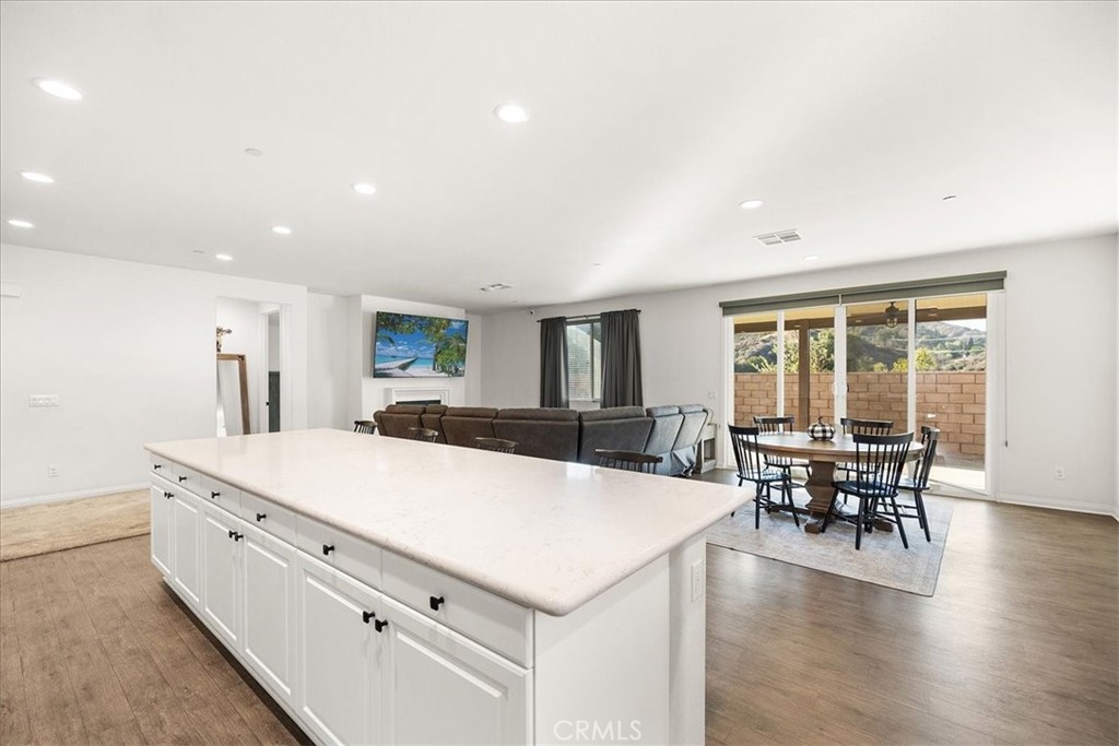 29129 Evans Way Property Photo 9