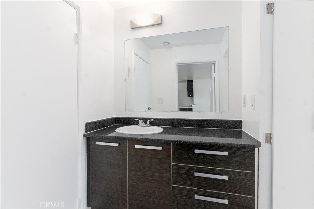 7254 Vassar Ave 308 Property Photo 14