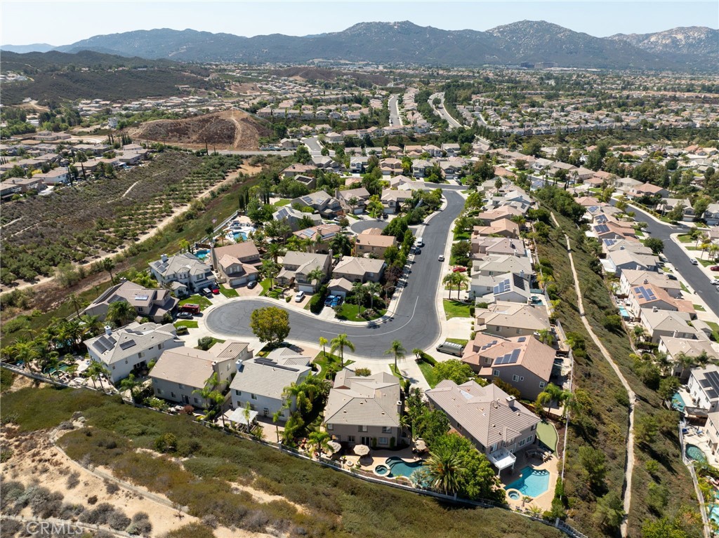 45250 Oakville Court Property Photo 4