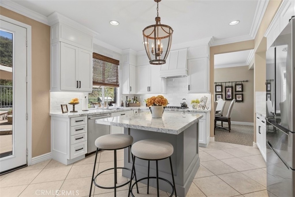 45250 Oakville Court Property Photo 5