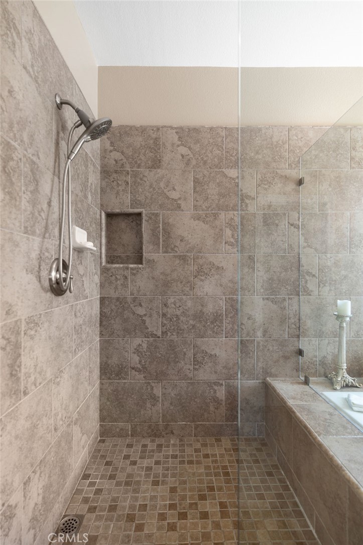 45250 Oakville Court Property Photo 32