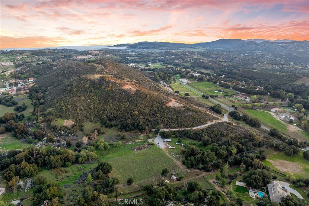 39948 Avenida La Cresta Property Photo 8