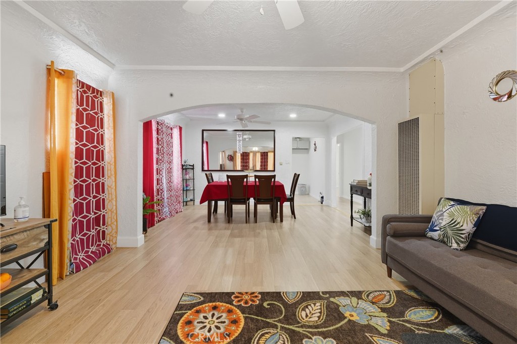 4539 E 53rd St Property Photo 3