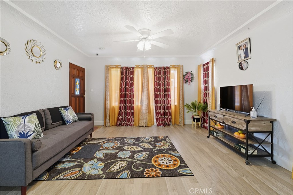 4539 E 53rd St Property Photo 6