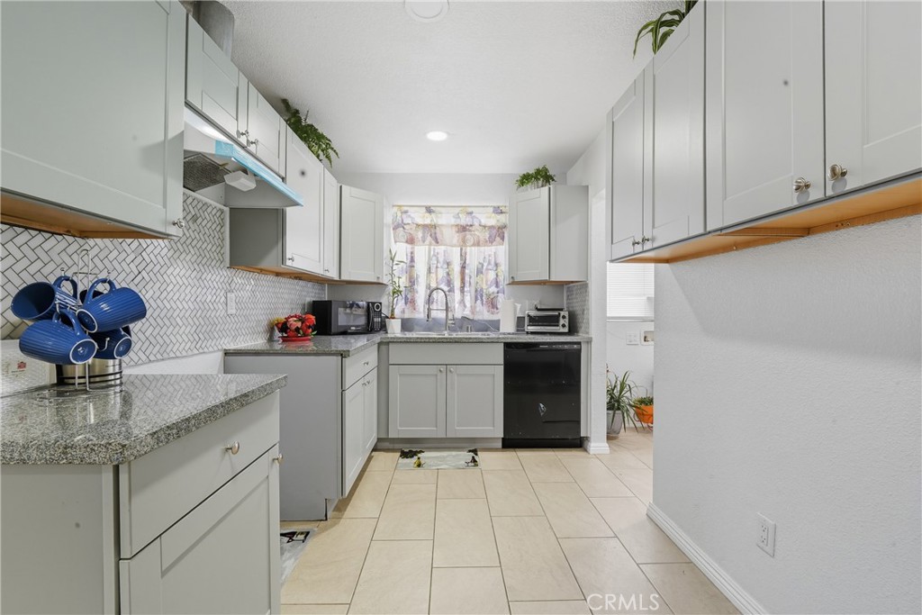 4539 E 53rd St Property Photo 9