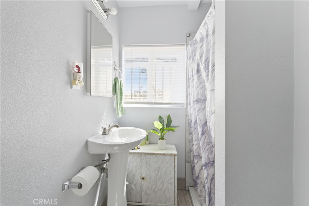 4539 E 53rd St Property Photo 21