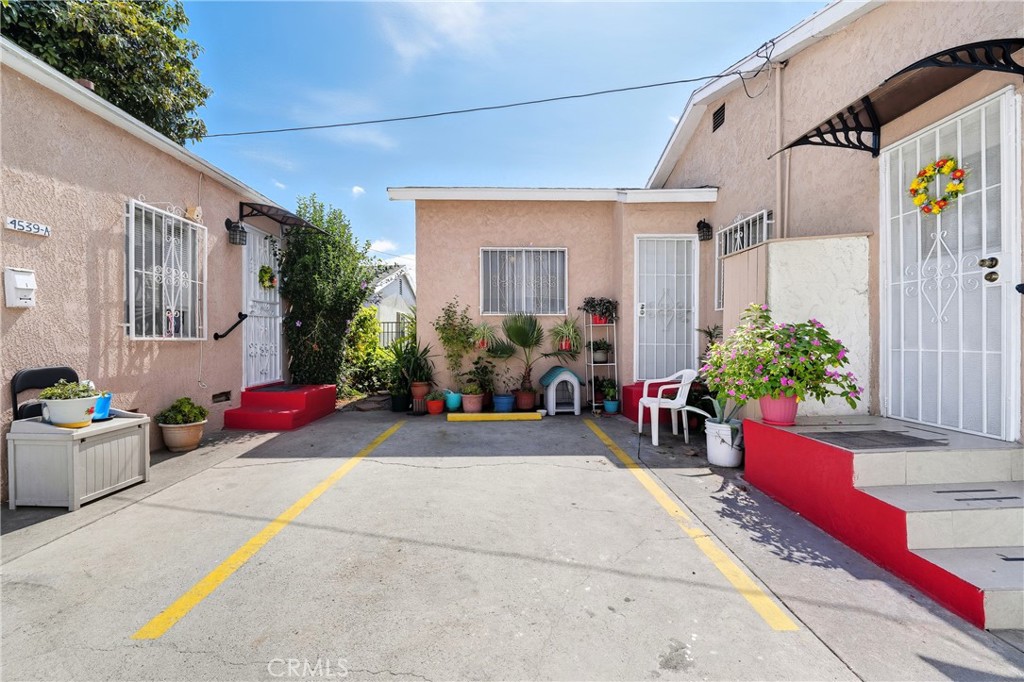 4539 E 53rd St Property Photo 37