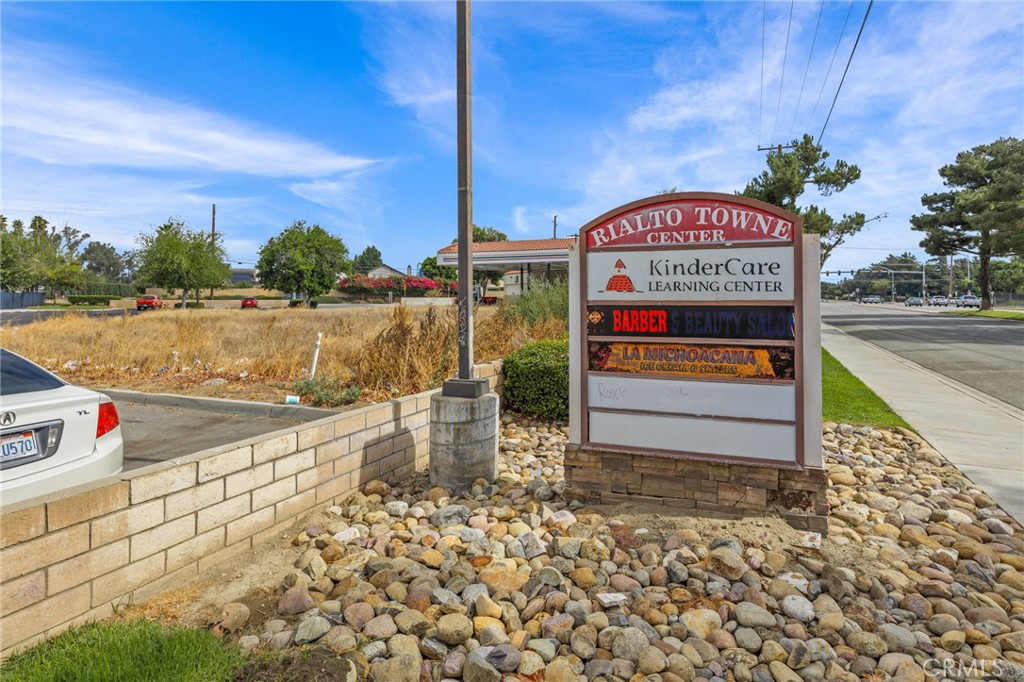 940 Bloomington Ave Property Photo 1